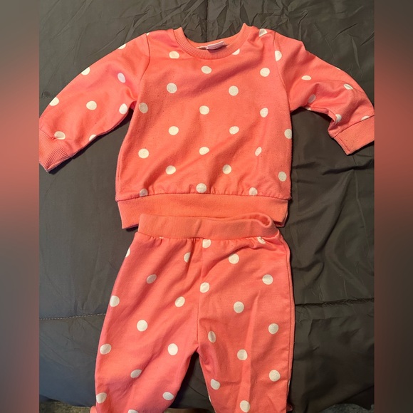 Track suit - Picture 1 of 2